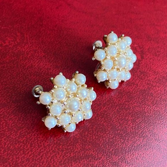 Vintage Costume Jewelry Faux Pearls Screw Back Earrings Awesome! 7/8” Large! - Picture 1 of 6
